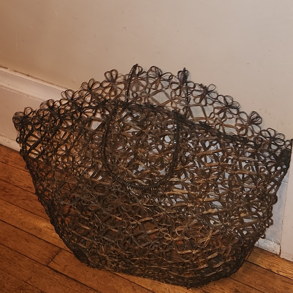 Decorative Metal Wire Bag Gently Used - Picture 3 of 3